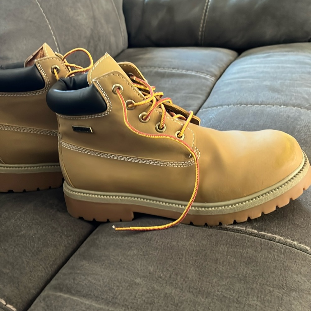 Men’s Size 6 Waterproof Workboots
